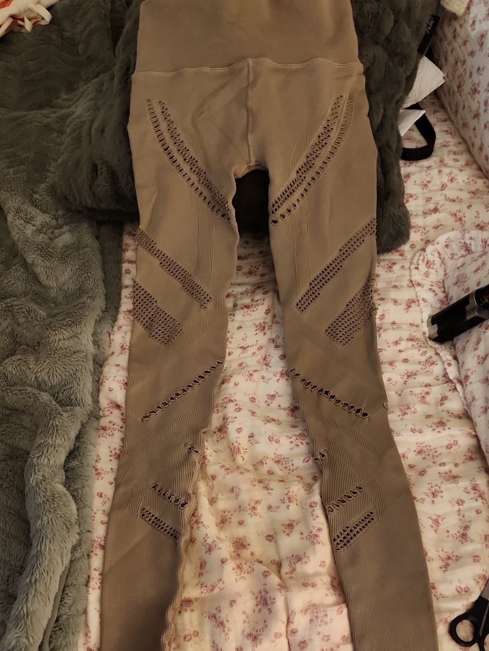 ALO Yoga Khaki Laser-Cut Leggings